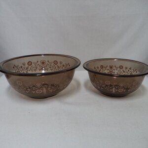 PYREX Friendship Birds Hearts Amber Brown Set 2 Nesting Mixing Bowls 322 and 323
